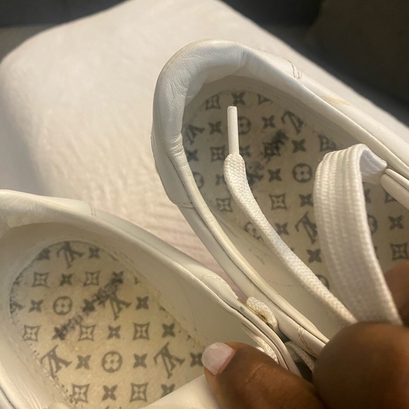Authentic Louis Vuitton sneakers - Picture 3 of 10
